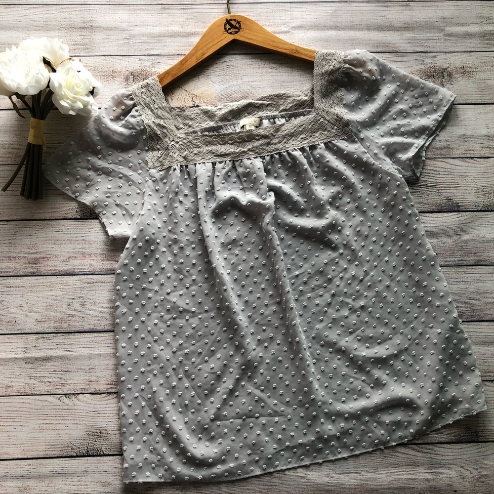 J. Crew textured dot flowy top Grey sz  10